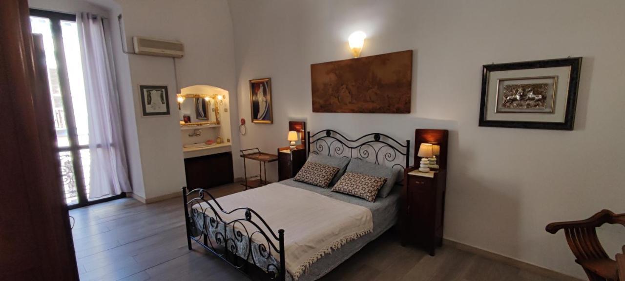 Very Central Apartment, By Shops, Bars, Restaurants Bari Extérieur photo