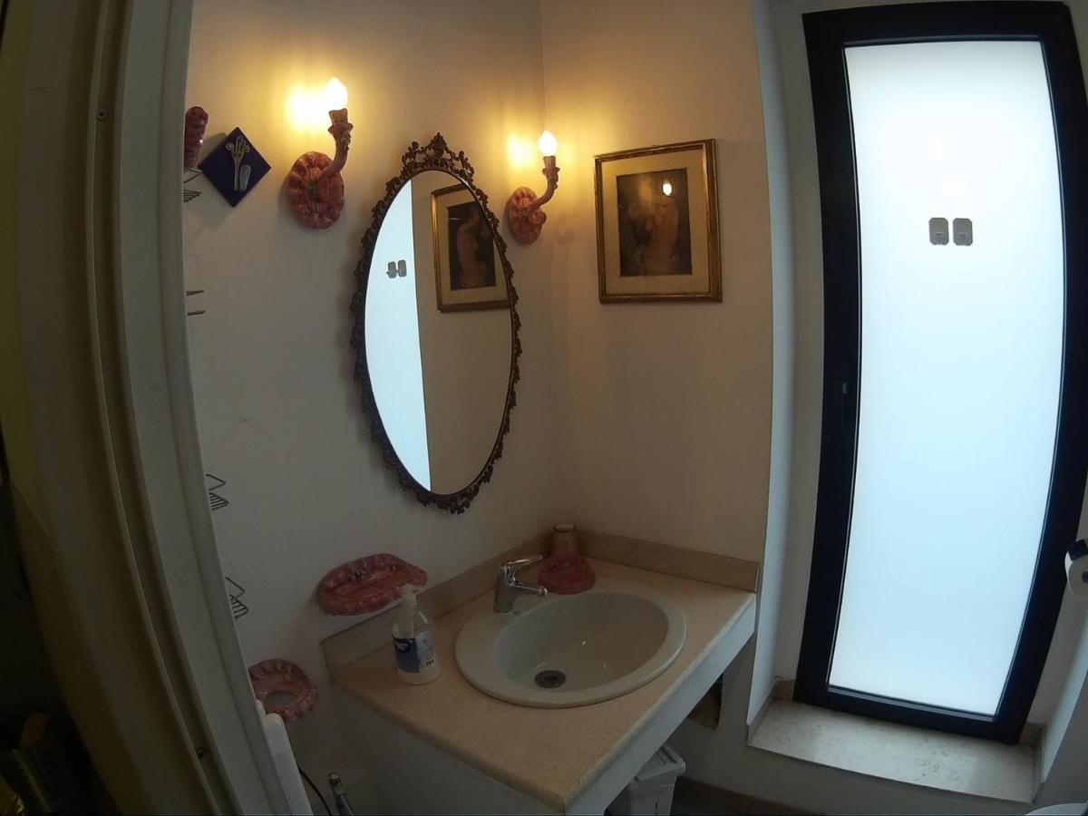 Very Central Apartment, By Shops, Bars, Restaurants Bari Extérieur photo