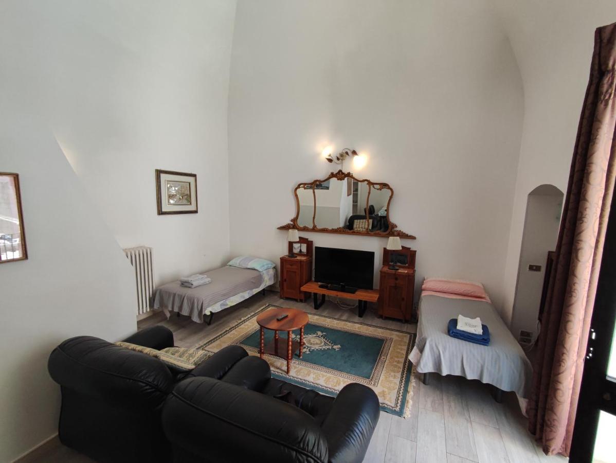 Very Central Apartment, By Shops, Bars, Restaurants Bari Extérieur photo
